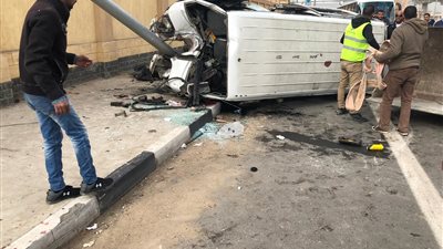 إصابة شخصين في حادث تصادم سيارتين أعلى طريق الصف بالجيزة