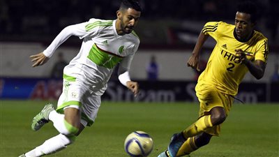 رياض محرز وبونجاح على رأس قائمة الجزائر استعدادًا لكأس الأمم الإفريقية