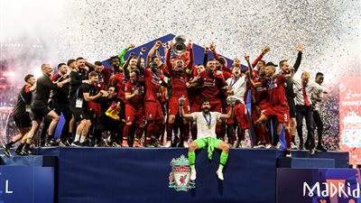 بث مباشر.. احتفال ليفربول ببطولة دوري أبطال أوروبا فى شوارع إنجلترا