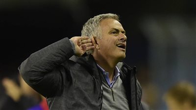 نيوكاسل يونايتد يدخل في مفاوضات مع مورينيو