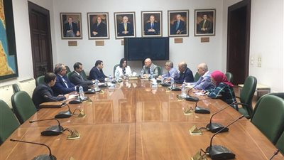 استيراد مواشي وإنتاج زيت الزيتون.. تفاصيل اجتماع “الزراعة” ووفد إسباني لدعم التعاون المشترك