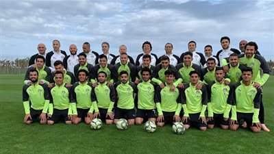 سهرة للاعبي المنتخب الأولمبي مع راقصة بأوزبكستان (صورة)