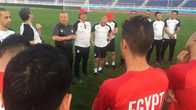 المنتخب الأولمبي يتدرب بملعب ملحق بغرف الملابس بأوزبكستان