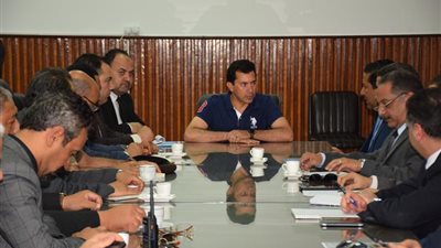 وزير الشباب والرياضة يشكل غرفة عمليات مركزية لمتابعة “كان2019” (صور)