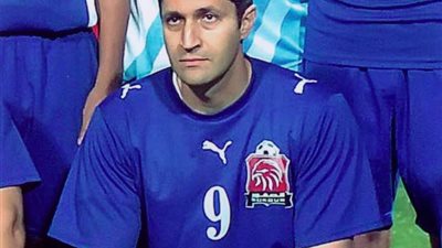 كلاكيت ثاني مرة.. علاء مبارك يسترجع ذكريات أمم إفريقيا على تويتر (فيديو)