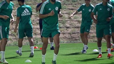 شاهد لحظة ظهور القميص الخاص بمنتخب الجزائر في أمم إفريقيا (فيديو)