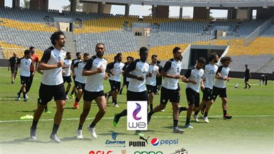 المنتخب الوطني يختتم تدريباته ببرج العرب ويعود للقاهرة (صورة)