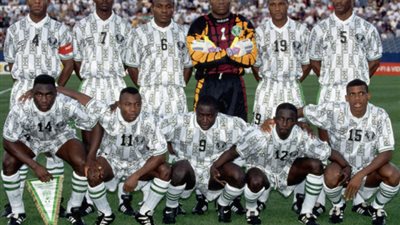 حكاوي إفريقيا| عندما تمنع السياسة “نسور نيجيريا” من كتابة المجد