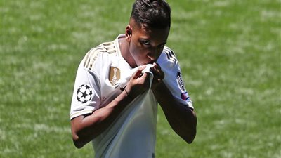رسميًا| ريال مدريد يقدم رودريجو جوس لوسائل الإعلام