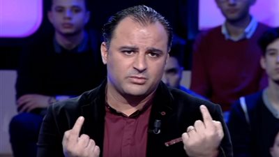 رئيس نادي تونسي يشيد بإنجازات “السيسي” ويتمنى رئيسًا مثله لبلاده (صورة)