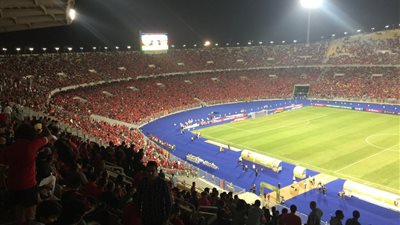 شاهد| الجماهير المصرية تنظف مدرجات ستاد القاهرة (فيديو)