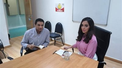 بثينة توكل: أهلي أجبروني على دراسة الاقتصاد وطموحي قادني للإعلام (حوار)