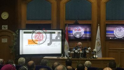 وزير التعليم عن جروبات “الفيس بوك”: “الكذب بيكسب فلوس في مصر”