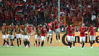 أبوريدة يحضر مران المنتخب ويطالب اللاعبين بإسعاد الجماهير