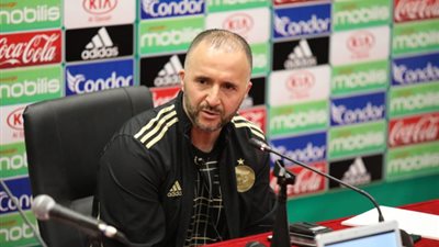 بلماضي: مواجهة السنغال لها مذاق خاص.. الجزائر ليس منتخب رياض محرز