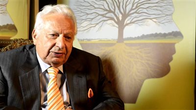 أحمد عكاشة: المصريين ليسوا شعبًا كئيبًا.. ونعاني من انخفاض الروح المعنوية (فيديو)