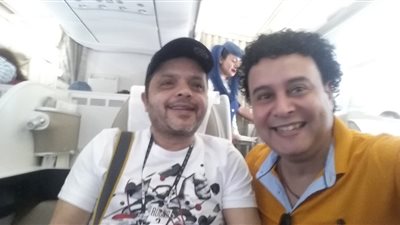 هنيدي وفريق عمل “3 أيام في الساحل” يتجهون للسعودية (صور)