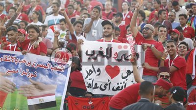 شاهد الجمهور المغربي يشيد بتنظيم مصر لأمم إفريقيا (فيديو)