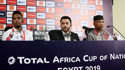 أحمد حسن: منتخب الجزائر يذكرني بمستوى مصر أثناء تواجدي في الملاعب