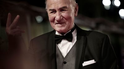 وزيرة الثقافة تنعي وفاة عزت أبو عوف: سلسلة المبدعين فقدت إحدى حلقاتها