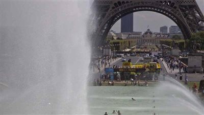“الحر القاتل”.. فرنسا تتعرض لموجه طقس حارة لم تشهدها منذ 2003
