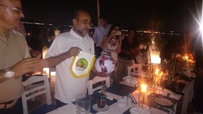 منسق الكاف يكرم رئيس مجموعة الإسكندرية بأمم إفريقيا (صور)