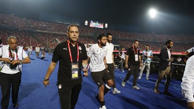 جنش يوجه رسالة للجماهير بعد إصابته بقطع في وتر إكيلس