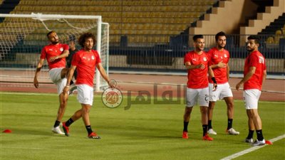 يعني إيه أوف سايد.. فشل زوجات لاعبي المنتخب في اختبار أساسيات كرة القدم (فيديو)