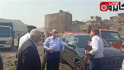 وصول محافظ القاهرة إلى عزبة أبو قرن العشوائية بمصر القديمة