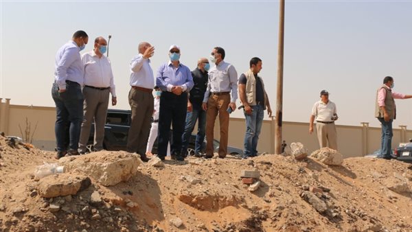 محافظ القاهرة خلال