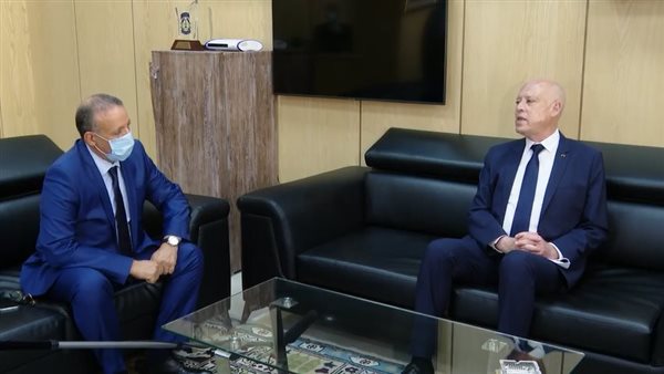 الرئيس التونسي ووزير
