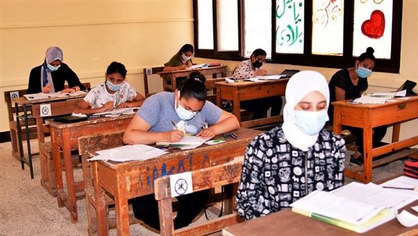 طالبات الثانوية العامة