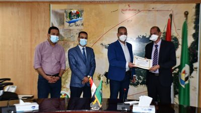 لجهودها المتميزة.. تكريم اللجنة المركزية لمكافحة كورونا بالفيوم