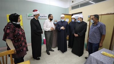 وكيل الأزهر يتفقد مراكز تصحيح الشهادة الثانوية.. ويؤكد: لا تهاون في مستقبل الطلاب