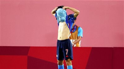 كوبو ينهار باكيًا بعد خسارة اليابان أمام المكسيك (فيديو)