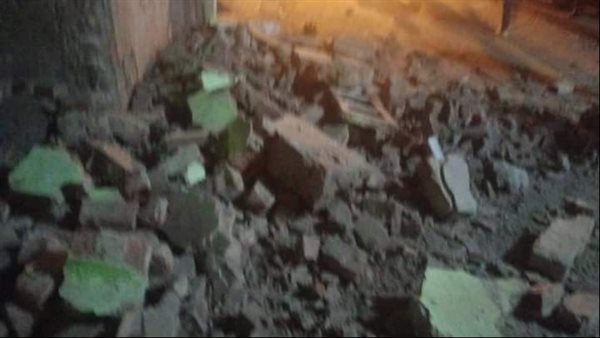 انهيار جزء من عقار