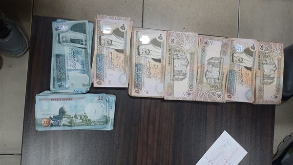 تهريب نقد أجنبي 