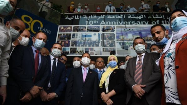 العاملون مع الدكتور