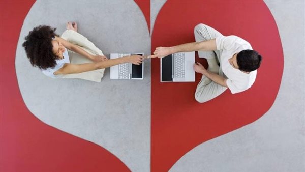 التواصل عبر الانترنت_