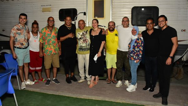  حمو بيكا يفتتح مسرحية