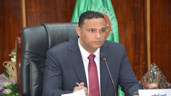 الدكتور أيمن مختار