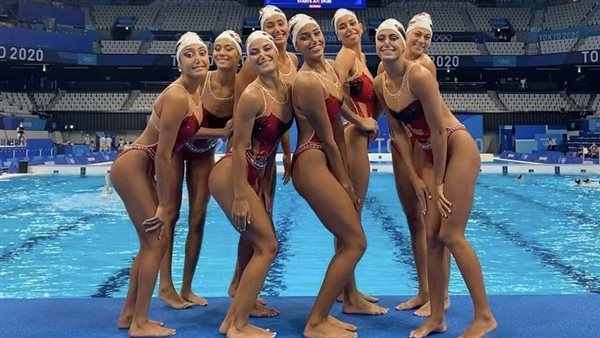 منتخب السباحة التوقيعية