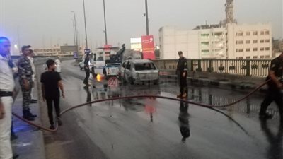 السيطرة على حريق سيارة أعلى كوبري أكتوبر (فيديو)