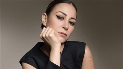 نجوم الفن يهنئون منة شلبي على ترشيحها لجائزة Emmy Awards