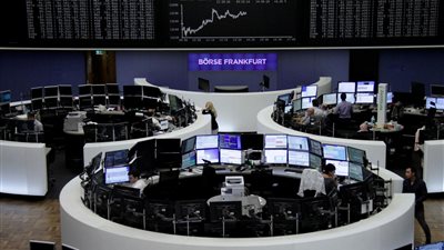 انخفاض الأسهم الأوروبية وسط مخاوف من طوارئ ترامب الاقتصادية 
