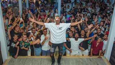 القبض على حسن شاكوش.. تفاصيل التحقيق مع مغني المهرجانات في قسم الشرطة