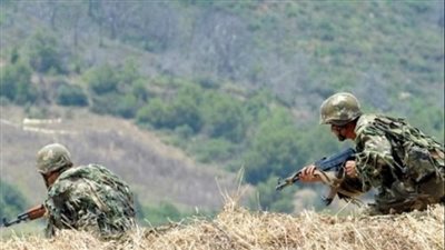 الدفاع الجزائرية تعلن مقتل جنديين وإصابة آخر نتيجة انفجار لغم