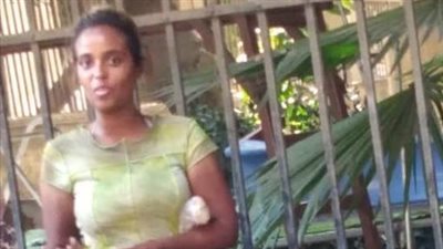  أنا بنت ناس ساعدوا المحتاجين.. فتاة المستشفى لم تصدق وفاة أمها من شهر ومكثت بالشارع تنتظرها (صور)