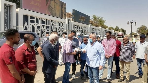 محافظ الأقصر خلال