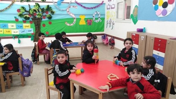 أطفال بالمدرسة-أرشيفية